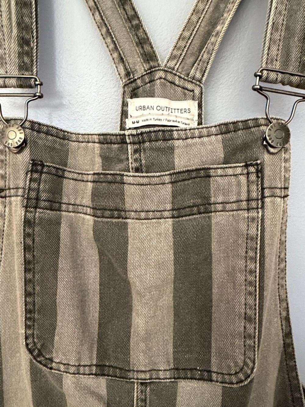 Urban Outfitters BDG Striped Denim Short Overalls Sz M Vintage Wash Shortalls - Picture 2 of 14